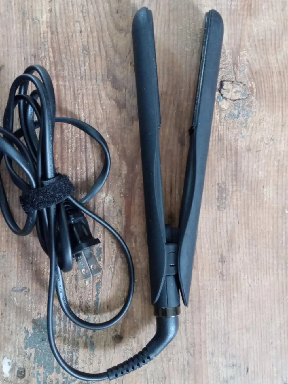 Kristin Ess Flat Iron Straightener.